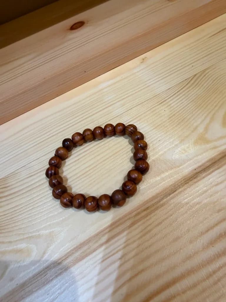 Bracelet en perles de bois de thuya