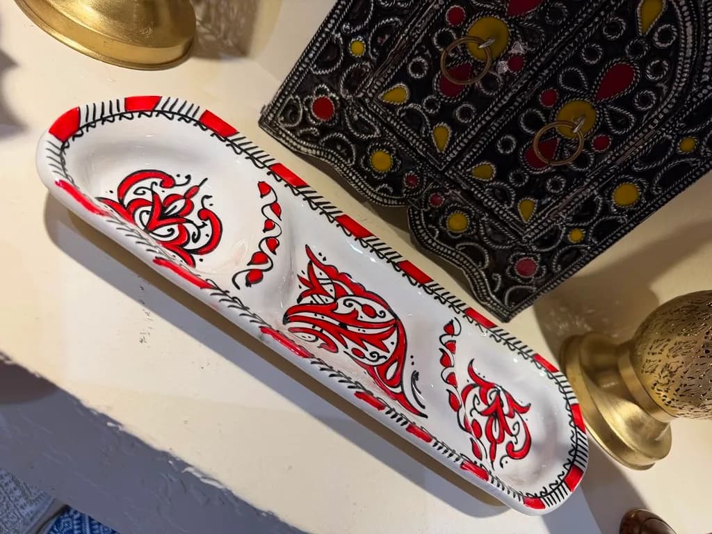Ravier à olives céramique arabesque rouge