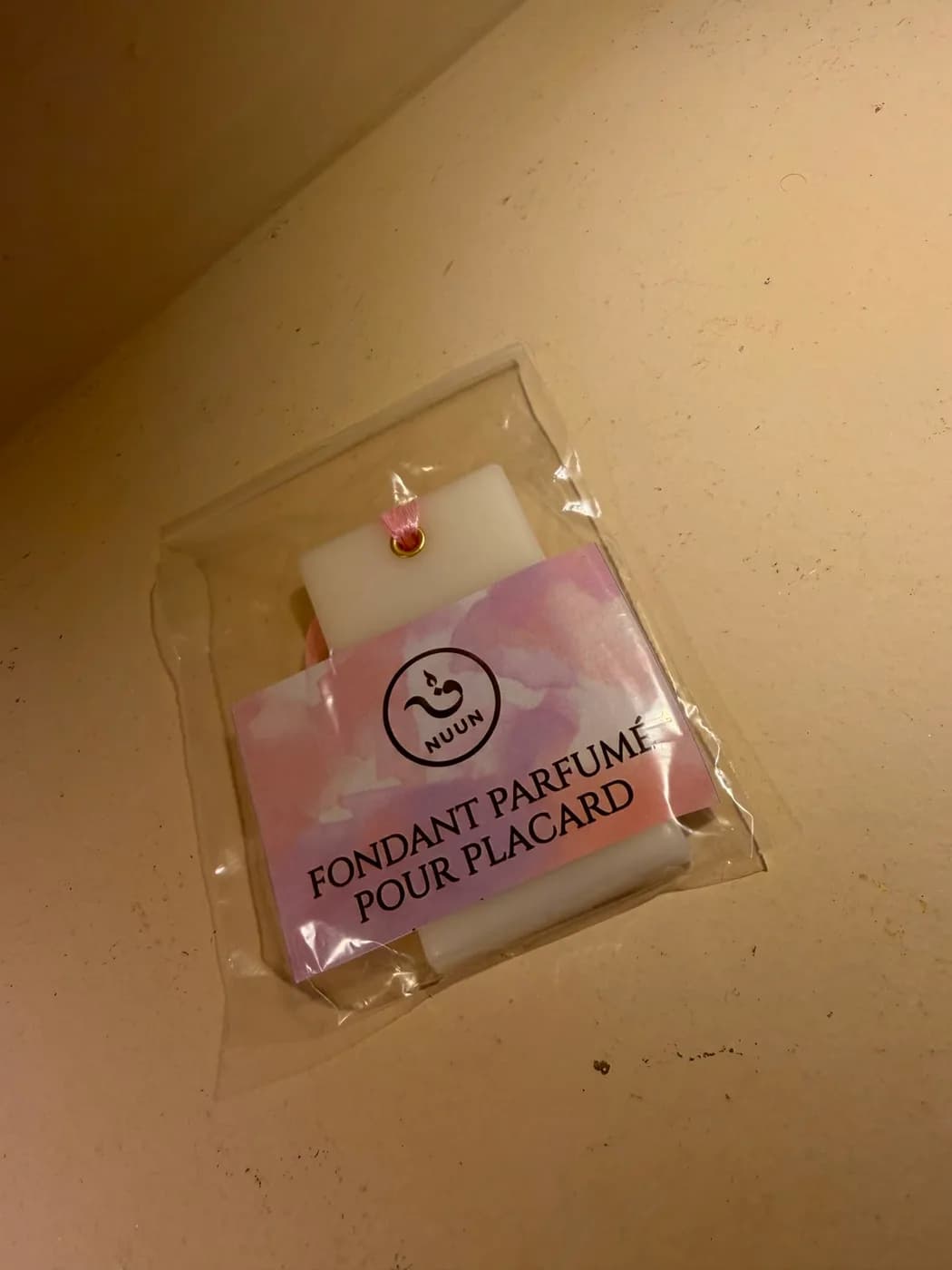 Fondant parfumé floral pour placard