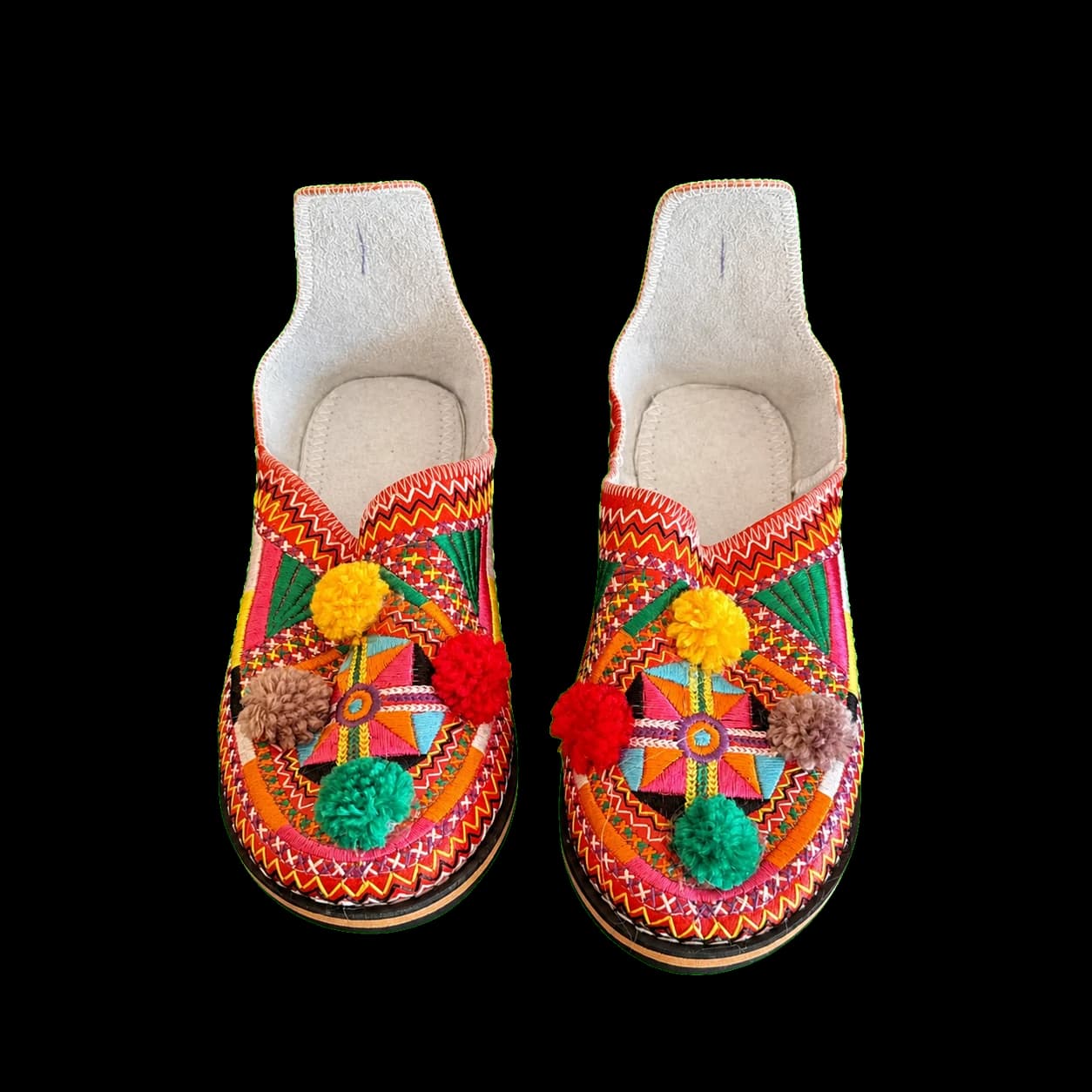Babouches berbères en cuir à pompons (rouge)