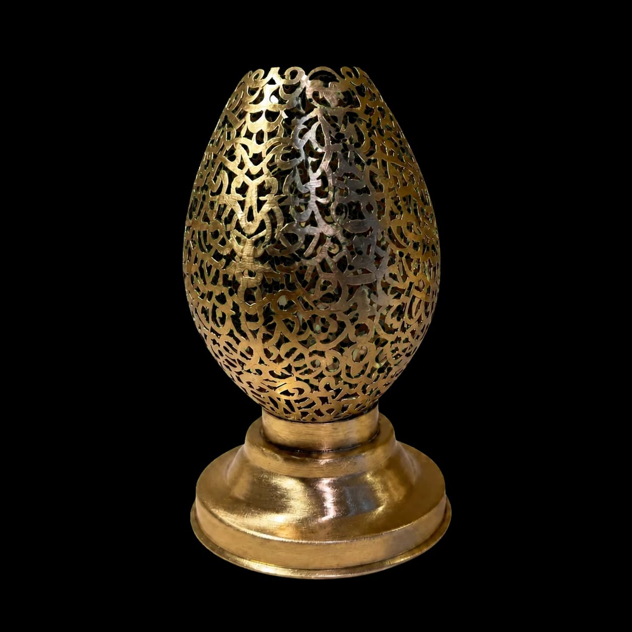 Lampe de table en cuivre ajouré — ovoïde arabesques. (17/11 cm)