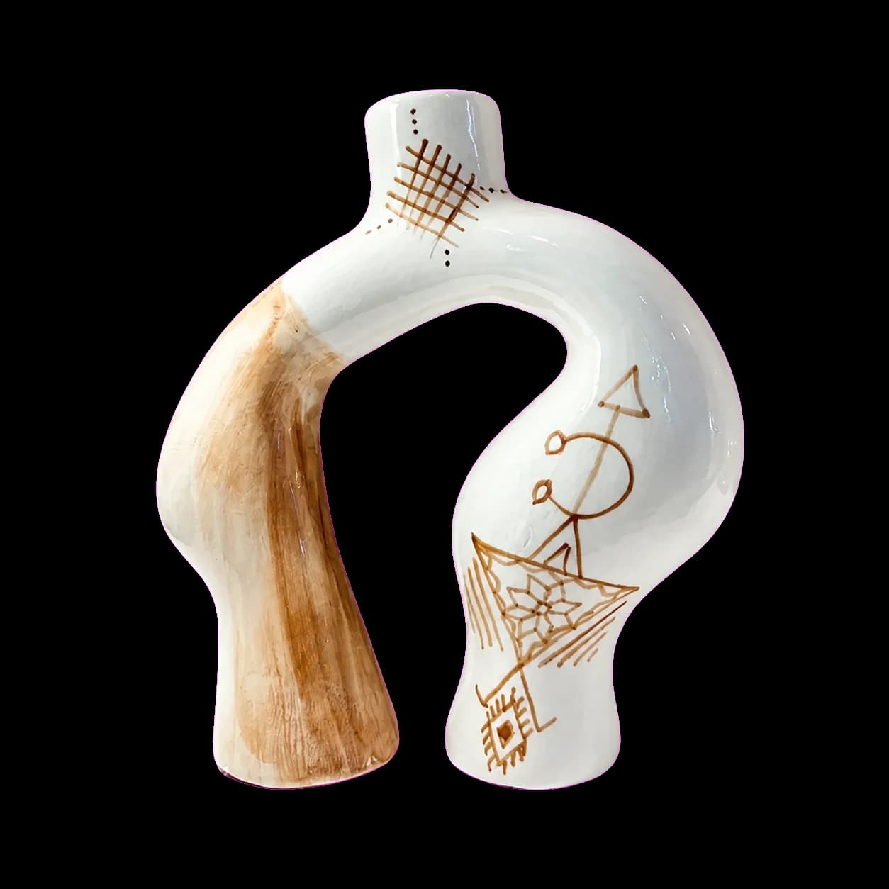 Vase arche en céramique — symboles berbères