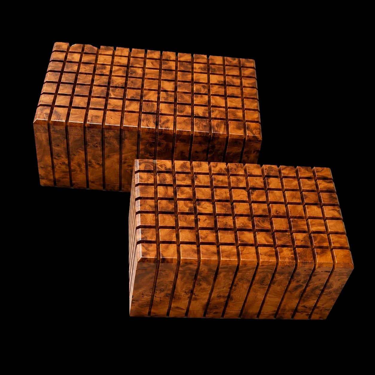 Boîte sculptée quadrillée en thuya