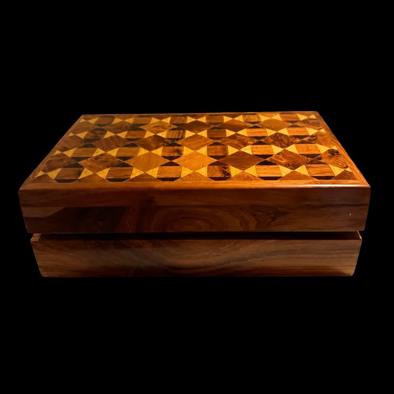 Coffret en bois de thuya marqueté