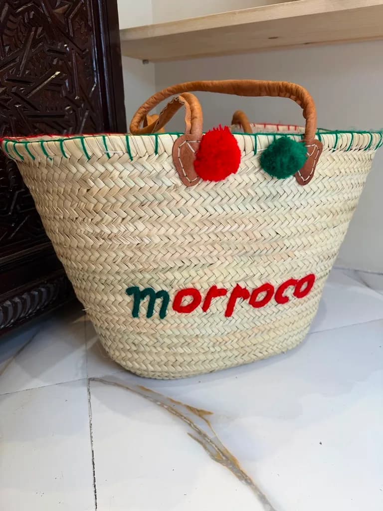 Panier en paille brodé « Morroco » à pompons
