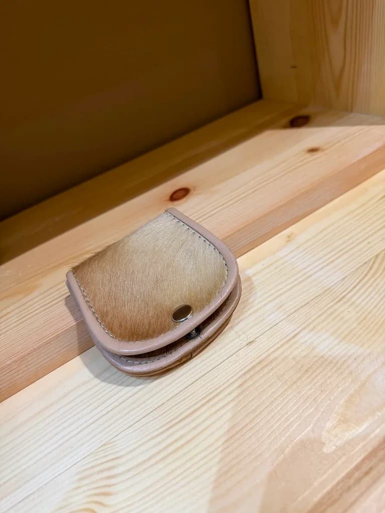 Porte-monnaie en cuir et poil naturel
