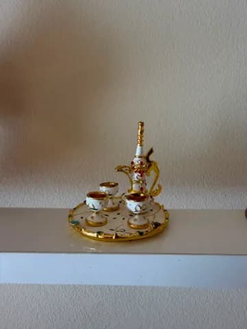 Service à thé miniature doré