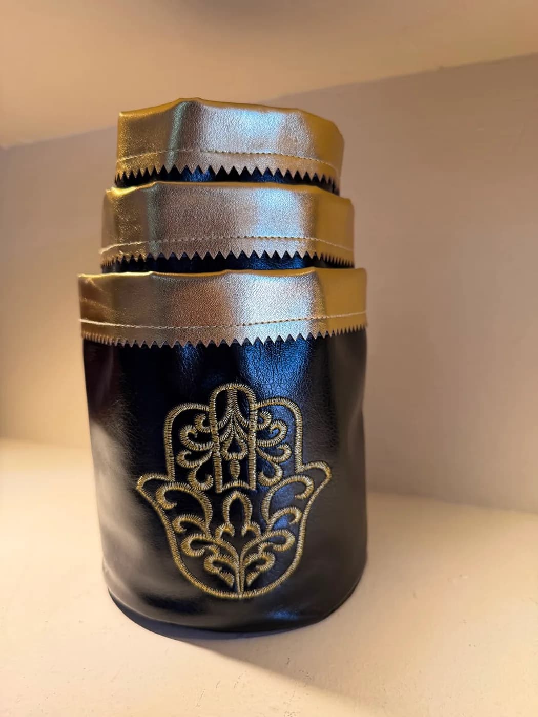 Corbeilles Khamsa noir et or (lot de 3)