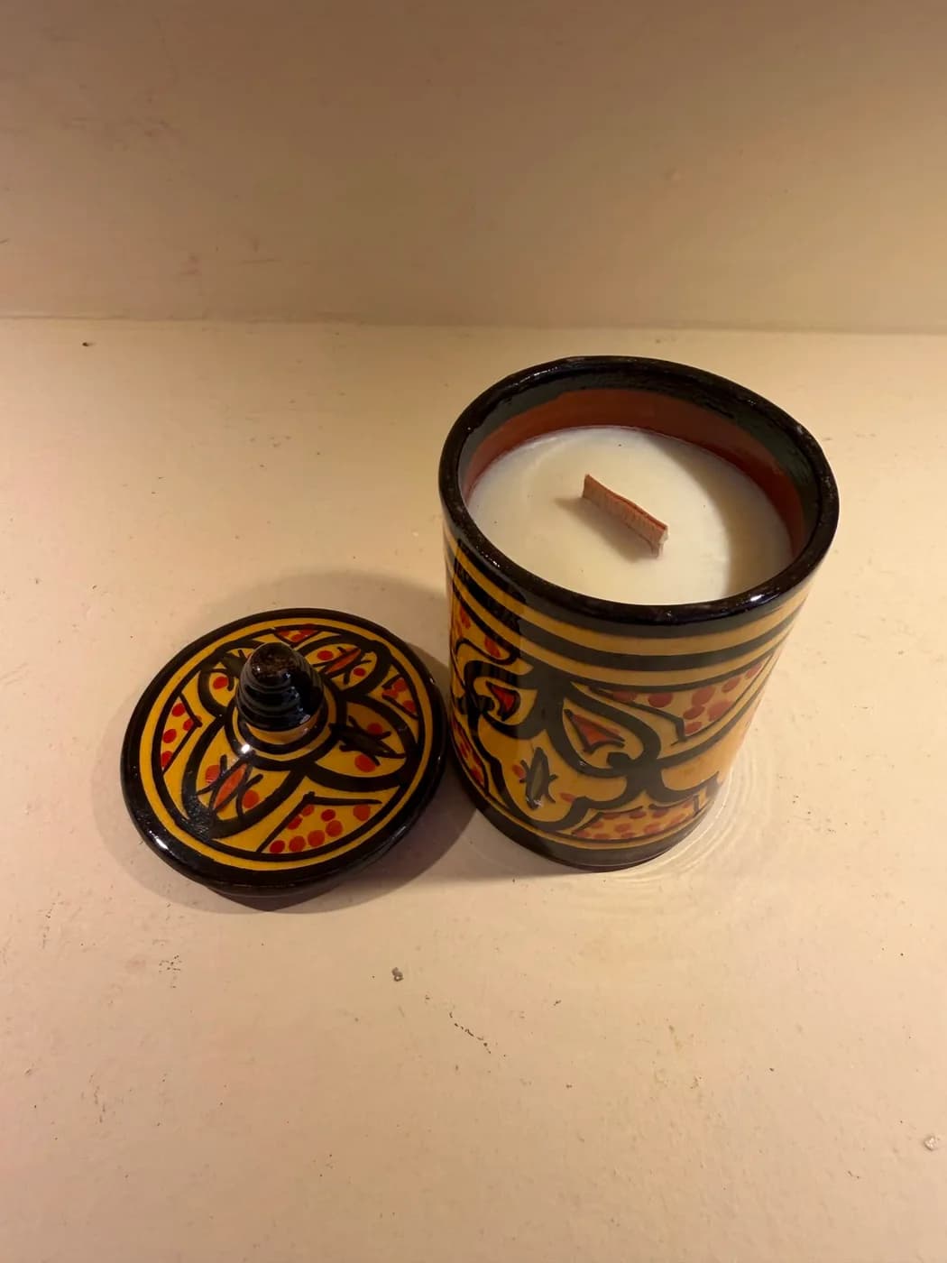 Bougie parfumée oud — Poterie de Fès jaune