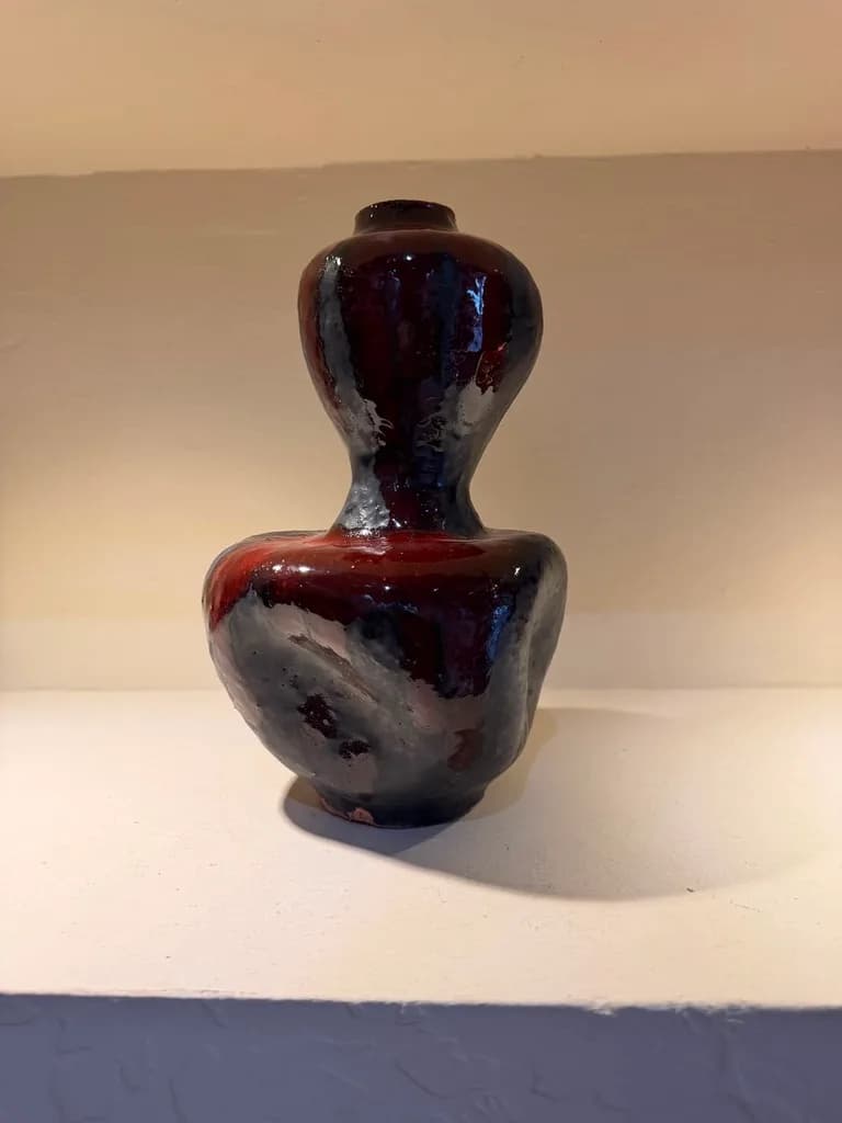 Vase double-gourde bordeaux flammé